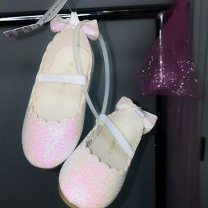 White sparkly dress shoes with a bow